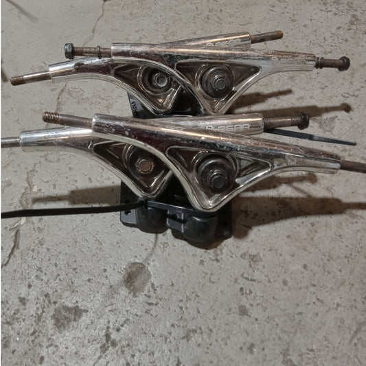 Bear Grizzly Floor Model Trucks 180mm 50° - Chrome (Pair) - X747X