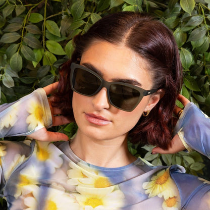 "Garnish Me In Greens" Polarized Pop G Sunglasses - X747X
